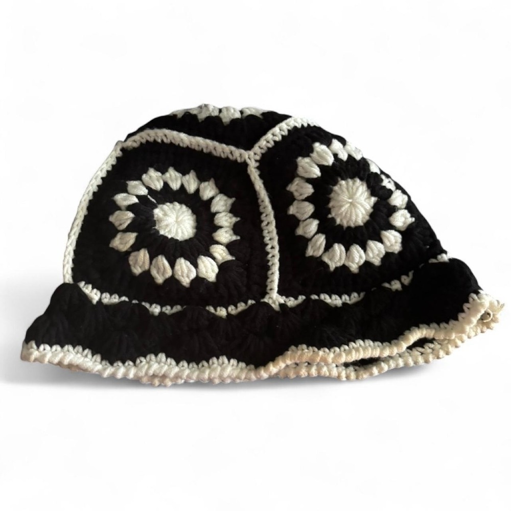 Handmade black and white crochet bucket hat - Picture 3 of 4
